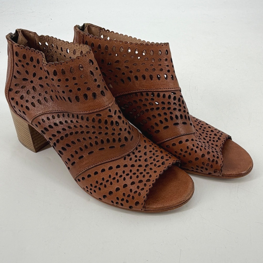 Sundance Made in Italy Brown Leather Laser Cut Peep Toe Block Heel Booties 40